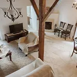 Charming 3-bedroom In Heart Of Vasa Koilaniou Villa Vasa Kilaniou