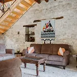 Villa Charming 3-bedroom In Heart Of Vasa Koilaniou *