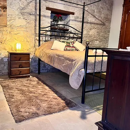 Villa Charming 3-bedroom In Heart Of Vasa Koilaniou