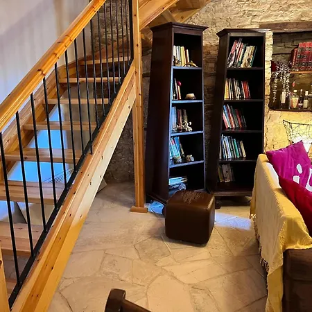 Charming 3-bedroom In Heart Of Vasa Koilaniou *