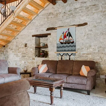 וילה Charming 3-bedroom In Heart Of Vasa Koilaniou *