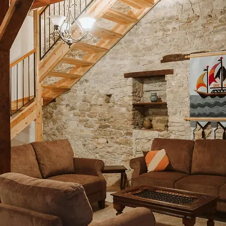 Villa Charming 3-bedroom In Heart Of Vasa Koilaniou