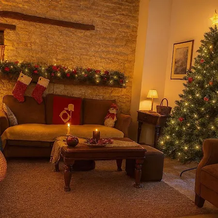 Charming 3-bedroom In Heart Of Vasa Koilaniou