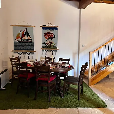 Charming 3-bedroom In Heart Of Vasa Koilaniou * Vasa Kilaniou