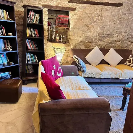 Charming 3-bedroom In Heart Of Vasa Koilaniou Villa *