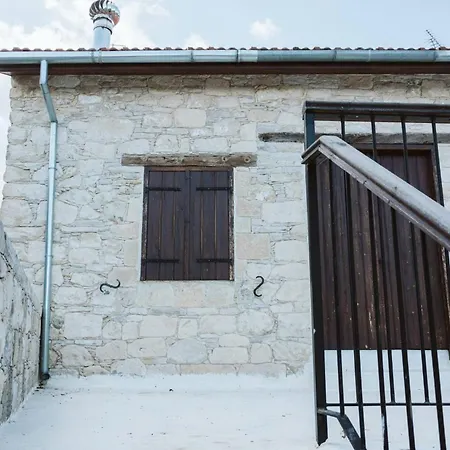 Villa Charming 3-bedroom In Heart Of Vasa Koilaniou *