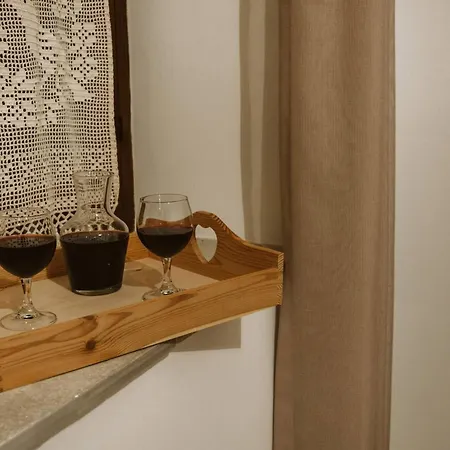 Charming 3-bedroom In Heart Of Vasa Koilaniou