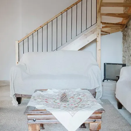 Charming 3-bedroom In Heart Of Vasa Koilaniou Vasa Kilaniou