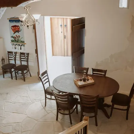 Vila Charming 3-bedroom In Heart Of Vasa Koilaniou Vasa Kilaniou
