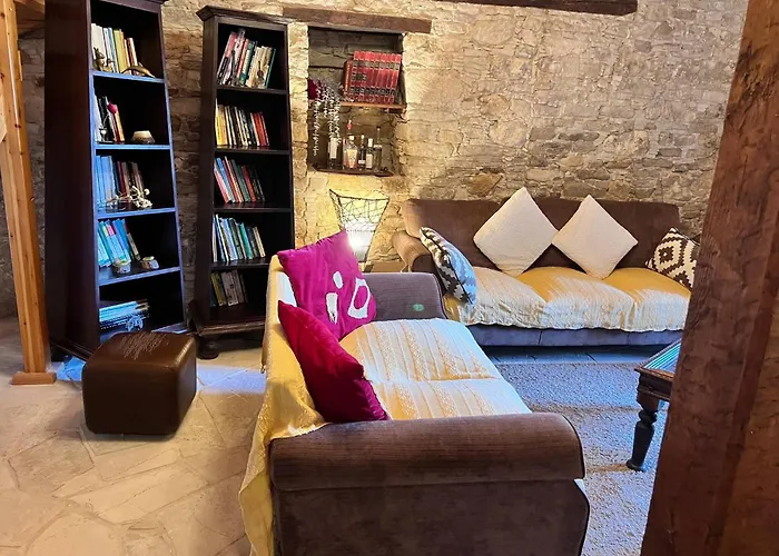 Charming 3-bedroom In Heart Of Vasa Koilaniou Βίλα *