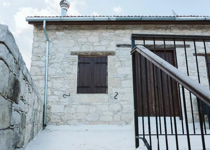 Βίλα Charming 3-bedroom In Heart Of Vasa Koilaniou *