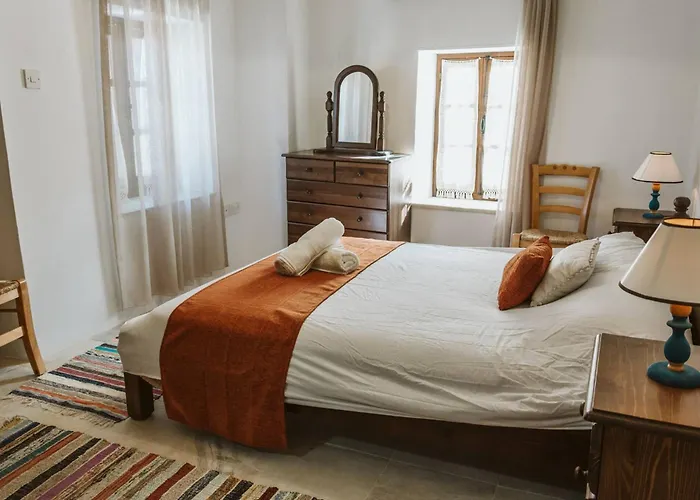 Βίλα Charming 3-bedroom In Heart Of Vasa Koilaniou