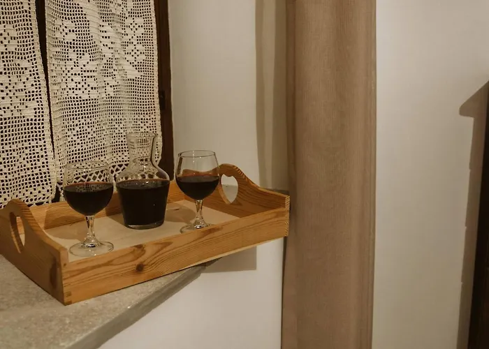 Charming 3-bedroom In Heart Of Vasa Koilaniou