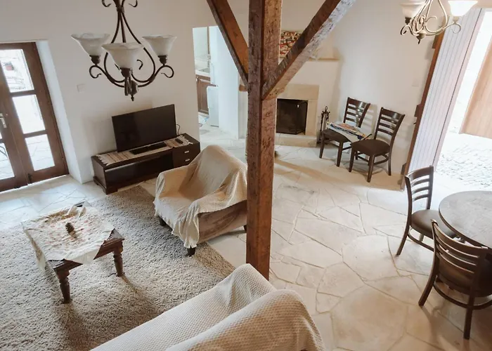 Charming 3-bedroom In Heart Of Vasa Koilaniou Βίλα Βάσα Κοιλανίου