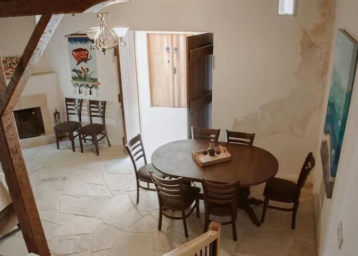Βίλα Charming 3-bedroom In Heart Of Vasa Koilaniou Βάσα Κοιλανίου