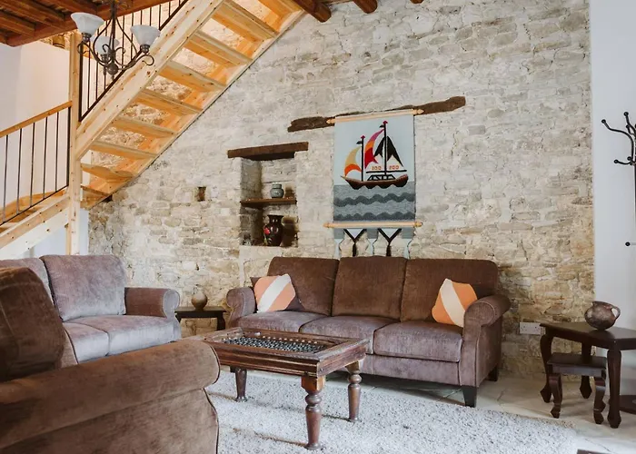 Βίλα Charming 3-bedroom In Heart Of Vasa Koilaniou *