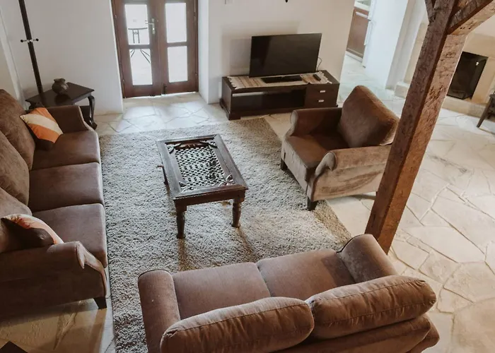 Charming 3-bedroom In Heart Of Vasa Koilaniou Βίλα *