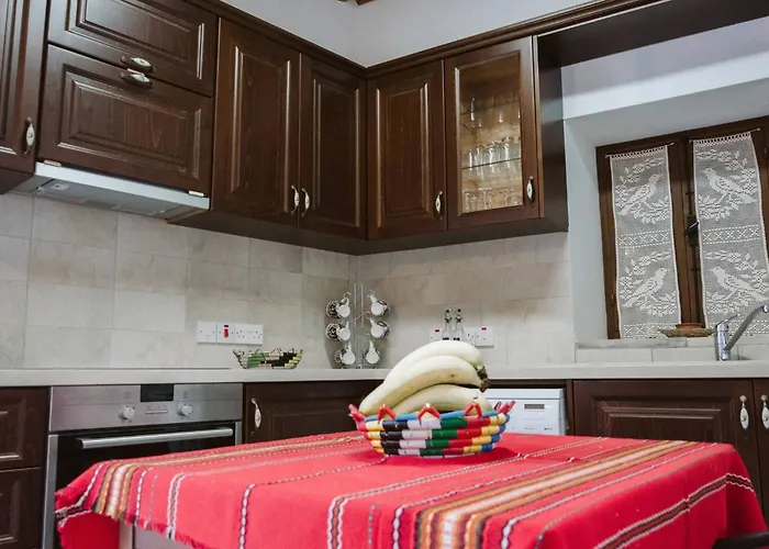 Charming 3-bedroom In Heart Of Vasa Koilaniou *