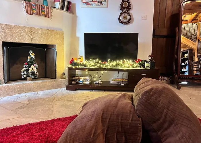 Charming 3-bedroom In Heart Of Vasa Koilaniou Βάσα Κοιλανίου